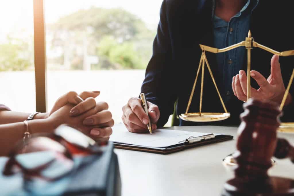 Court Applications vs. Mediation: A Less Stressful Path with EH Mediation Portsmouth
